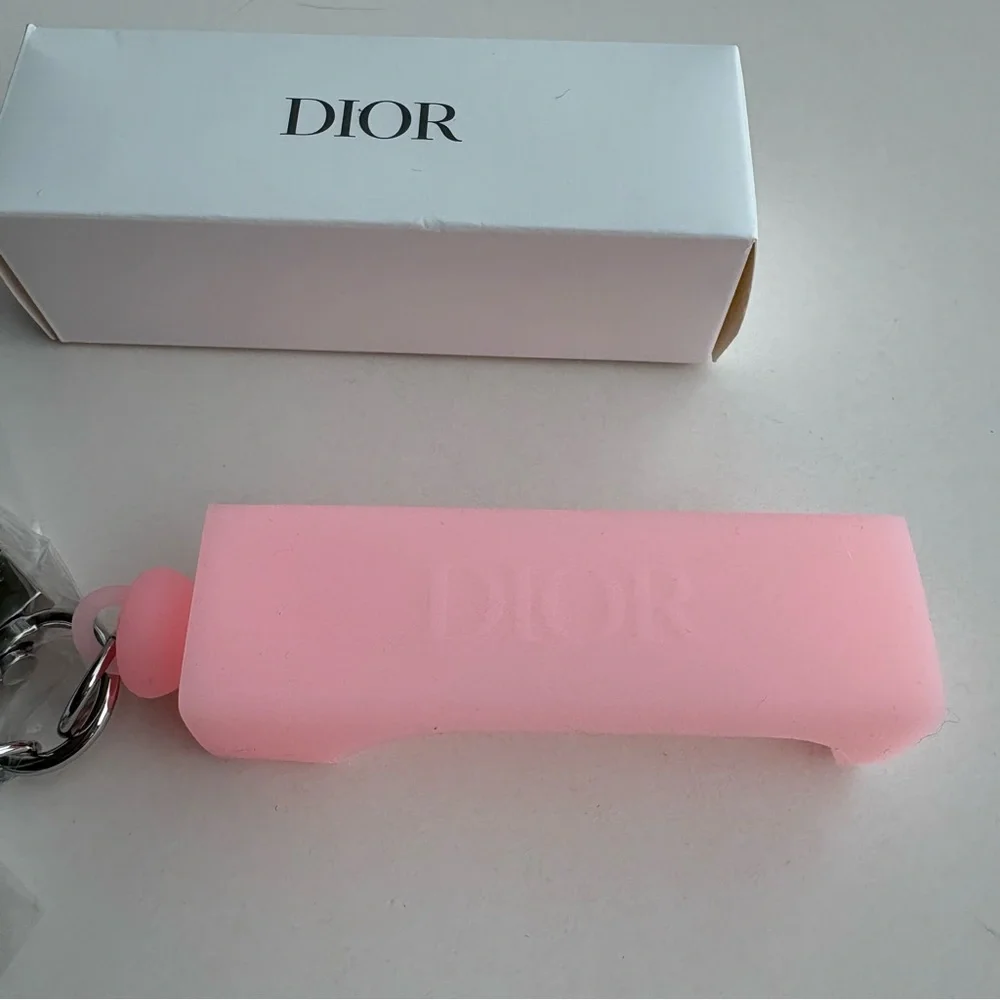 Dior Soft Pink Silicone Lip Oil Holder Key Ring with Star Charm - Picture 9 of 10